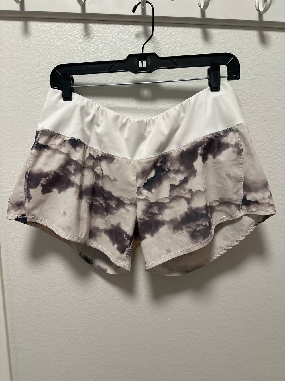 Oiselle 4” Running Shorts “Cloud Print”, Size 8